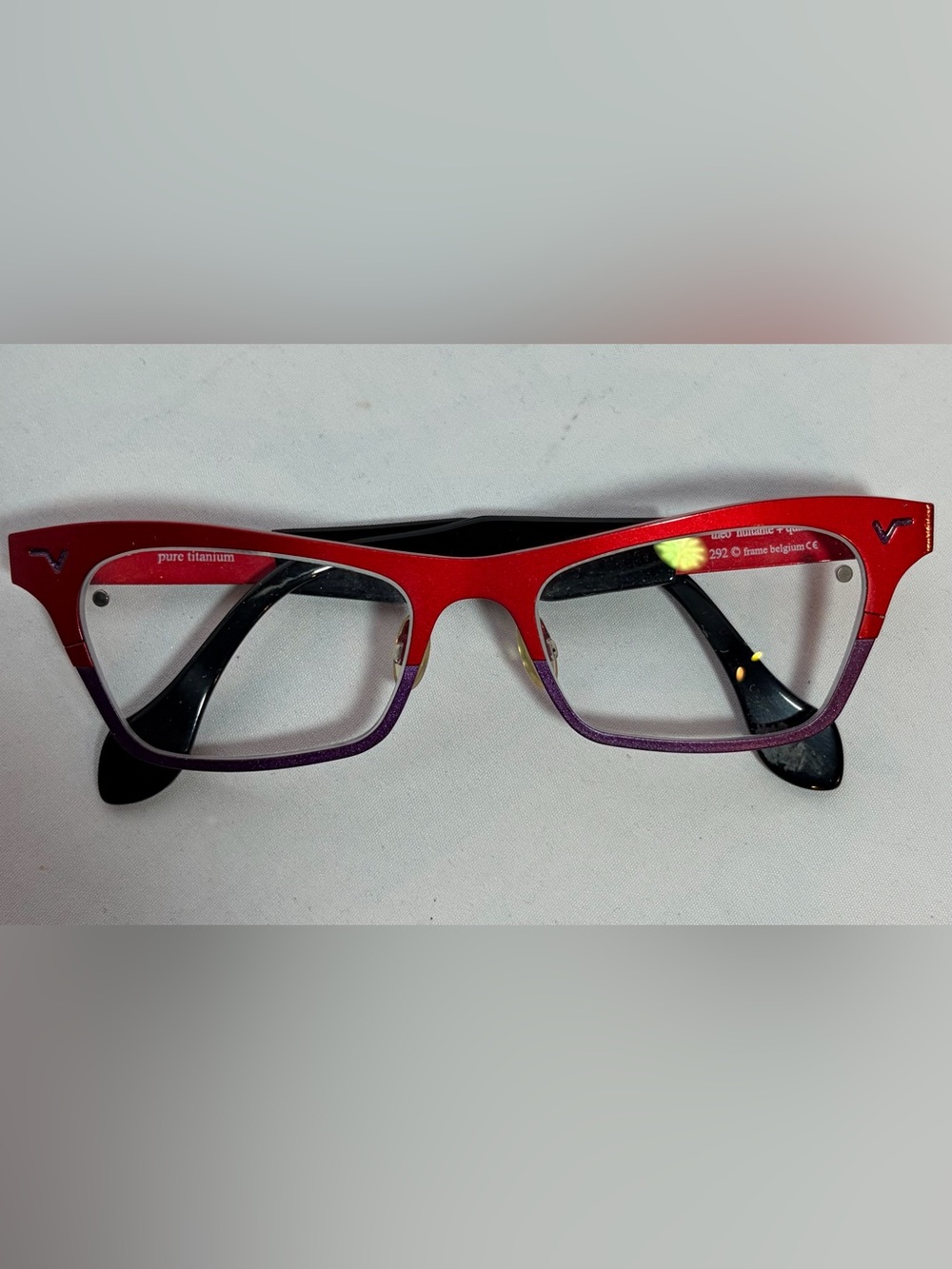 THEO huitante + quatre Red & Black Titanium Prescription Glasses
